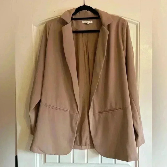 HYFVE Shawl Neck blazer in camel cream neutral fully lined size Large like new - Picture 2 of 6